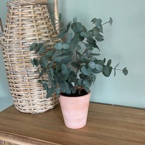 HEARTH & HAND TABLETOP ARRANGEMENT